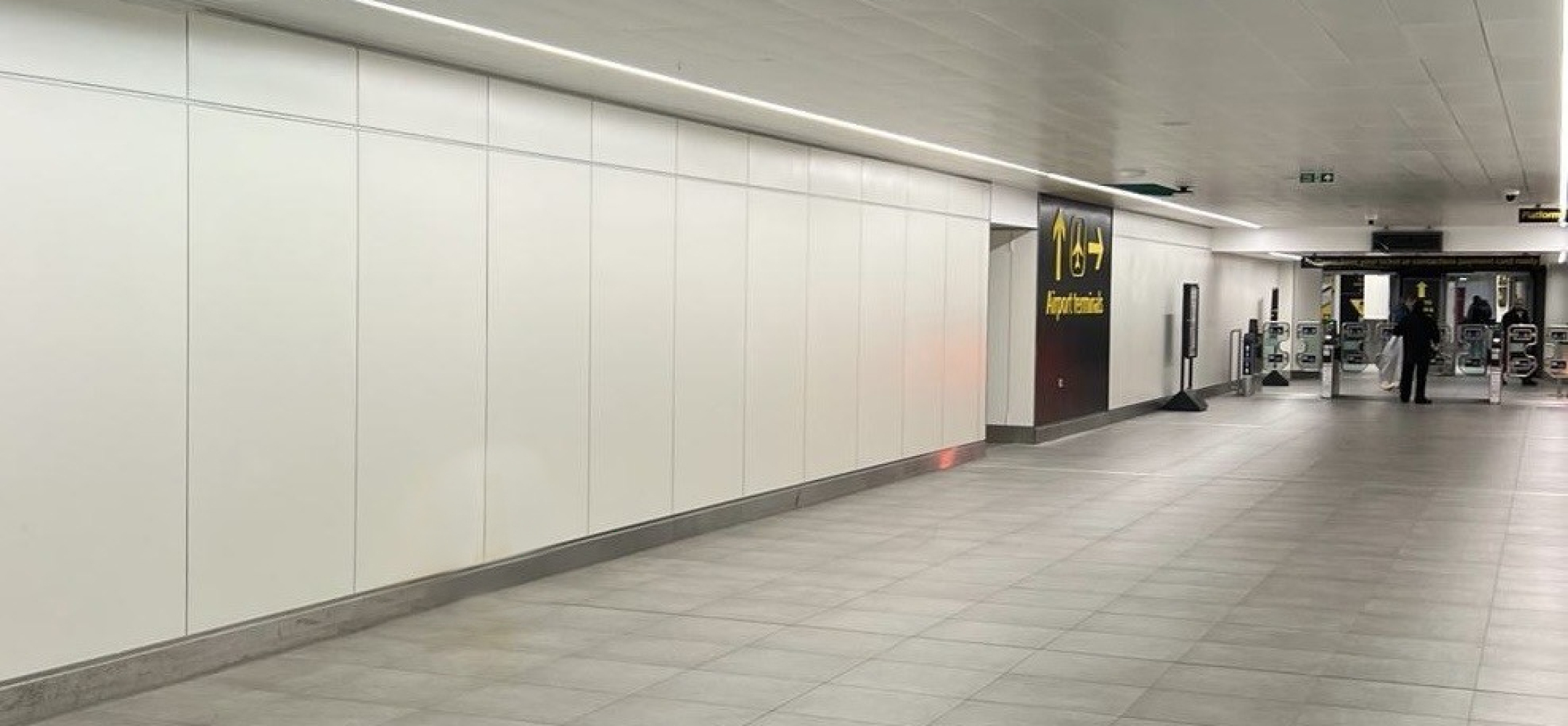 MICAM corridor in Gatwick Airport rail station